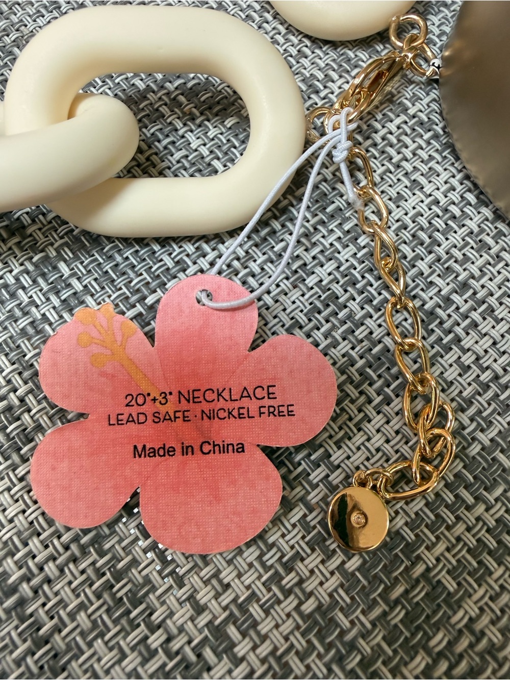 Piper K Matte Cream Link Statement Necklace - Women Jewelry Resin Acrylic 20in - Picture 5 of 6
